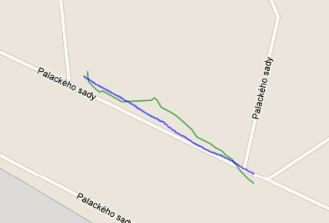 Mapový výřez ulice Palackého sady se dvěma průběhy trasy: modrou (trajektorie robotu) a zelenou (poloha z GPS).